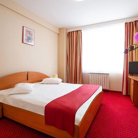 Hotel Dana 萨图马雷 外观 照片