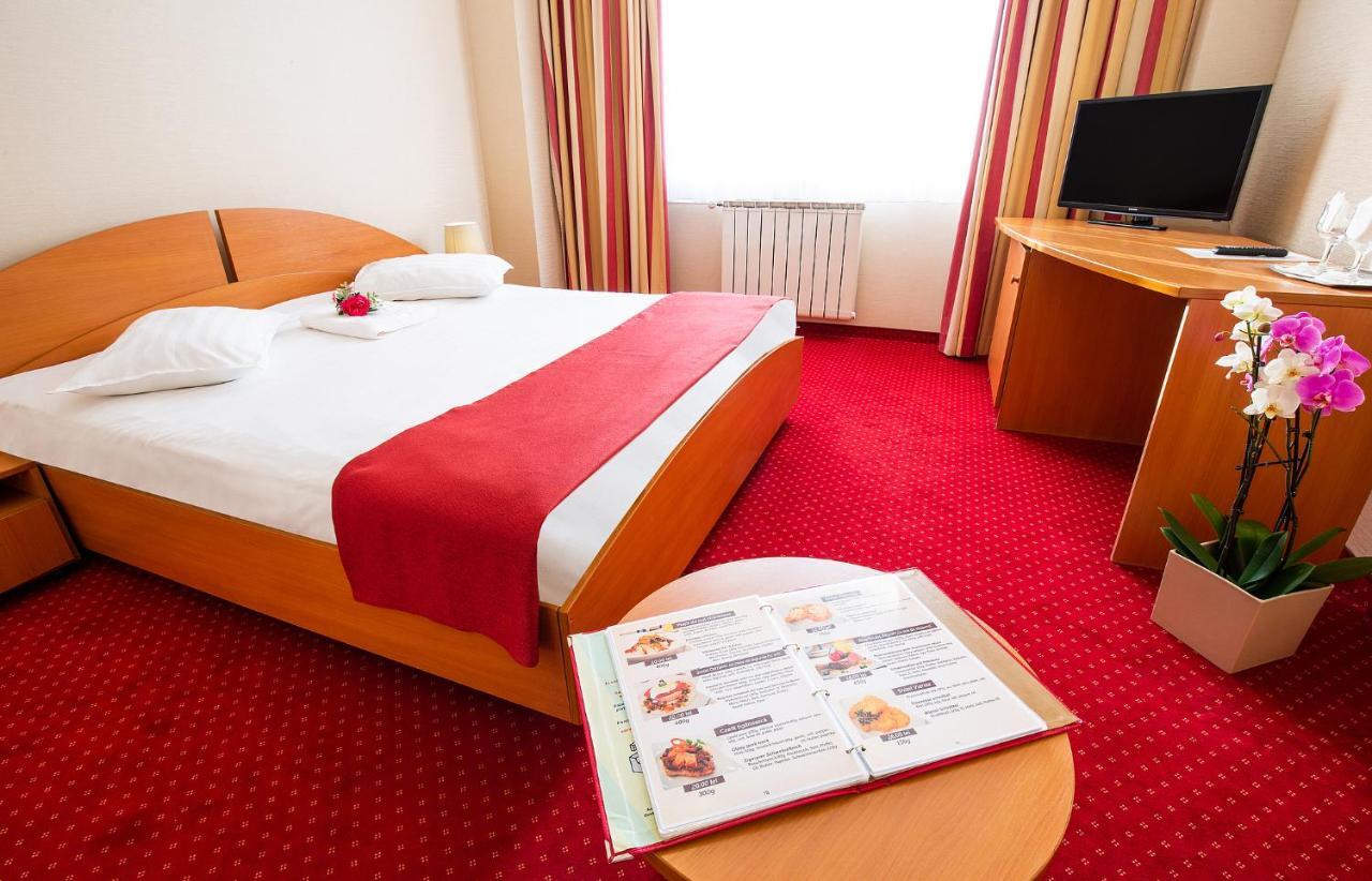 Hotel Dana 萨图马雷 外观 照片
