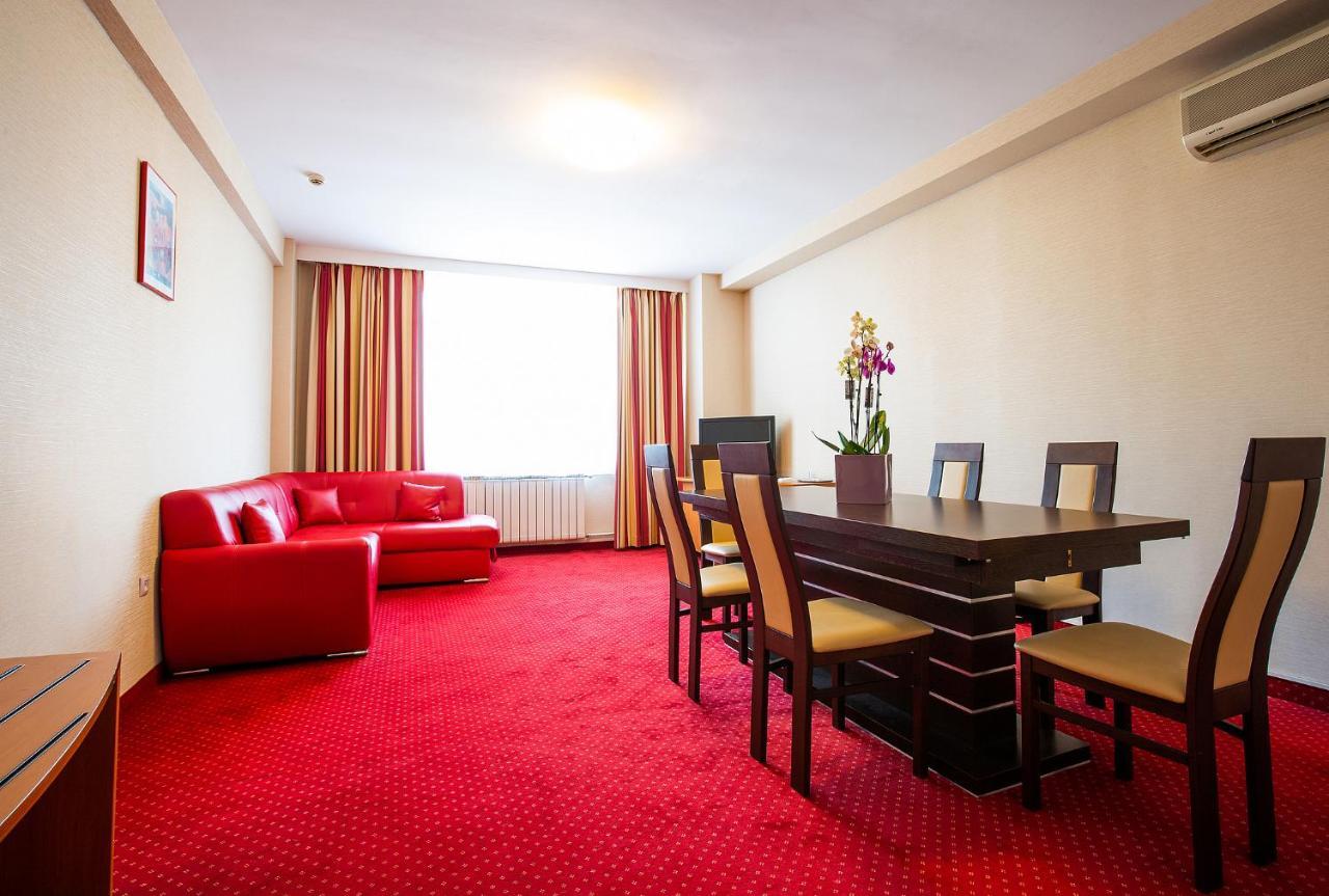 Hotel Dana 萨图马雷 外观 照片